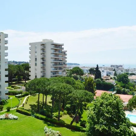 Eden Parc 3 Apartment *