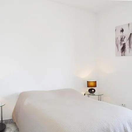 Eden Parc 3 Apartment *
